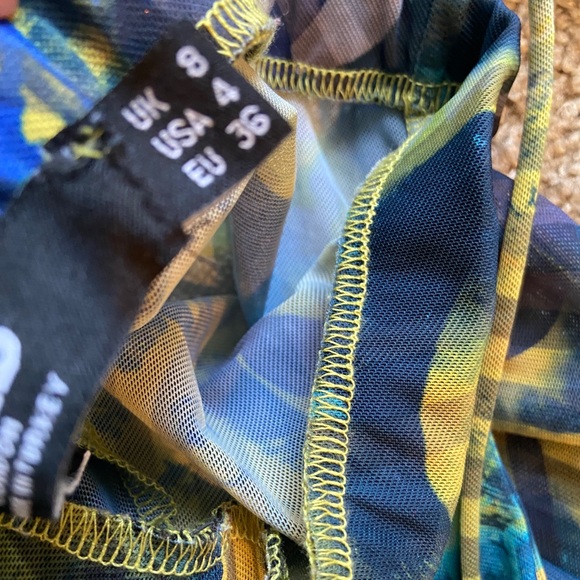 Abstract Burn Print Mesh Set - Picture 4 of 5